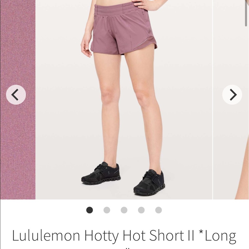 New Lululemon Hotty Hot Shorts 4” figue